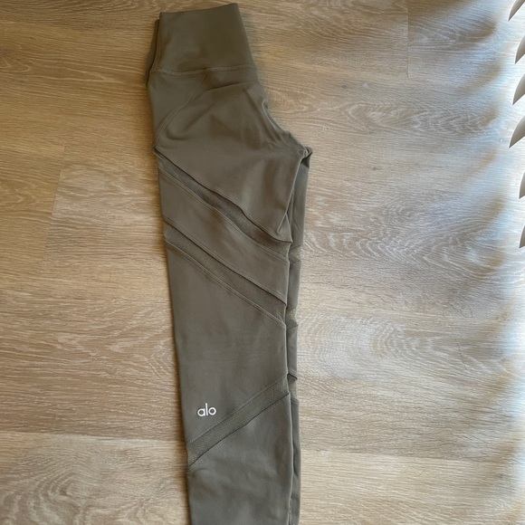 Alo Yoga Crapi - Picture 5 of 8